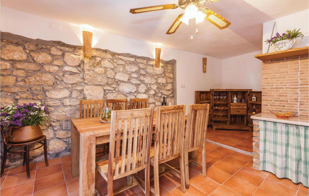 Stunning Home In Punat With Kitchen Stara Baška Eksteriør bilde